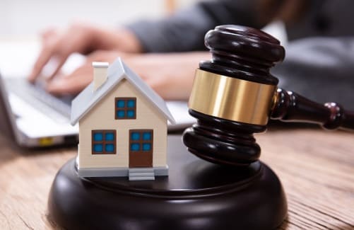 Il costo di una consulenza per partecipare ad una asta immobiliare viene, generalmente, definito in percentuale sul prezzo di aggiudicazione.