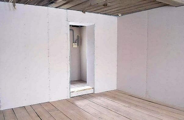 Una guida che mostra il costo di una controparete in cartongesso.