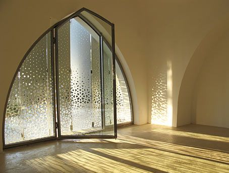 Per realizzare delle finestre ad arco si devono mettere in conto prezzi superiori alla media.