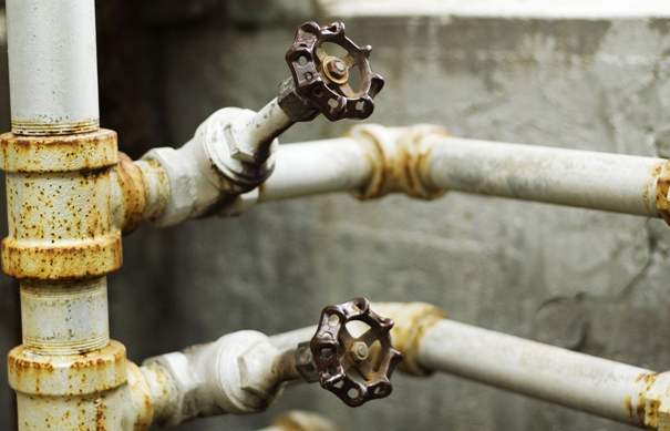 Legionella: quanto costa bonificare e prevenire? Tutto dipende dalle dimensioni dell'impianto e dalla carica batterica presente nelle tubature.