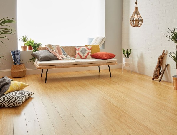 Una guida che mostra i prezzi al mq per la realizzazione di un pavimento in bamboo.