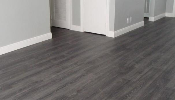 I prezzi di riferimento per realizzare un pavimento laminato.