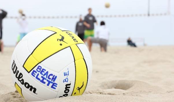 Quanto costa fare un campo da beach volley? In generale poche migliaia di euro.