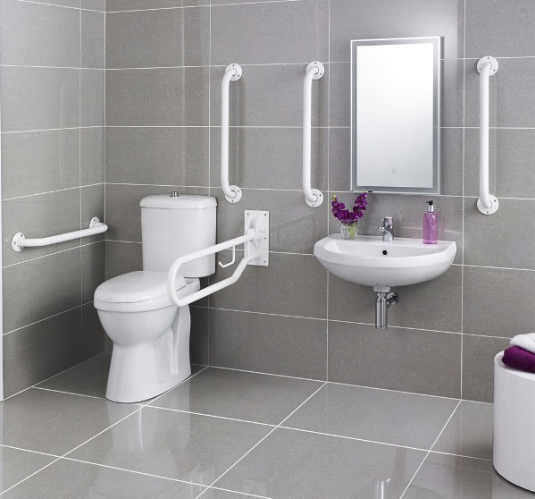 Il costo chiavi in mano di un bagno per disabili si attesta sui 2.000,00 € - 5.000,00 €.