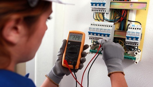 Per sapere quanto costa un elettricista a Firenze può essere utile confrontare vari preventivi.
