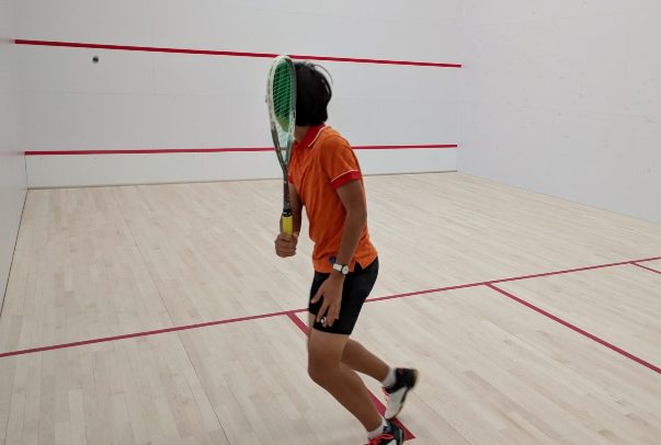 Il costo di un campo da squash è relativamente contenuto.