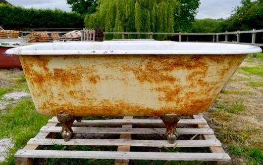Una guida per conoscere i prezzi della rismaltatura della vasca da bagno.