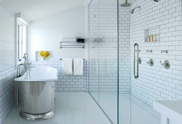 Il costo di una ristrutturazione bagno chiavi in mano ad Ancona oscilla tra i 600,00 e e i 2.600,00 €. Prezzi e preventivi online.