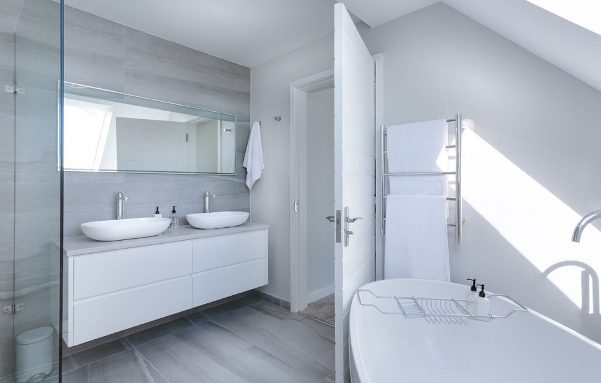 Tutte le informazioni per sapere quanto costa la ristrutturazione del bagno a Cuneo.