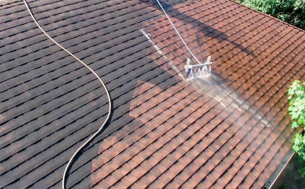 Una guida ai prezzi degli interventi più frequenti per la ristrutturazione del tetto a Cesano Boscone.