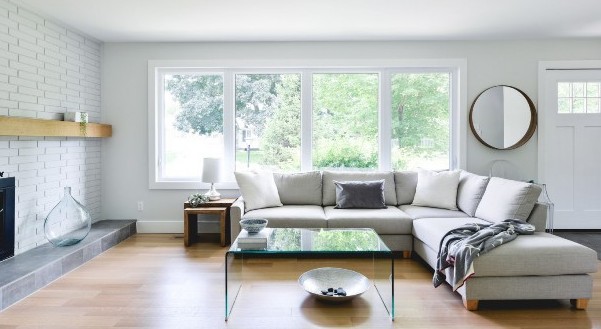 Soggiorno e living di un appartamento moderno ristrutturato con formula chiavi in mano.