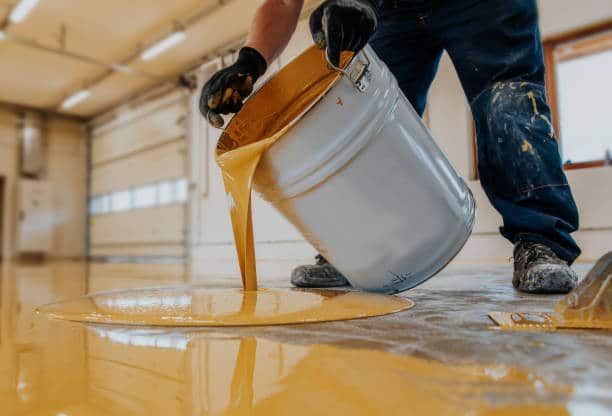 Preparazione del pavimento in resina: precisione e qualit&agrave;