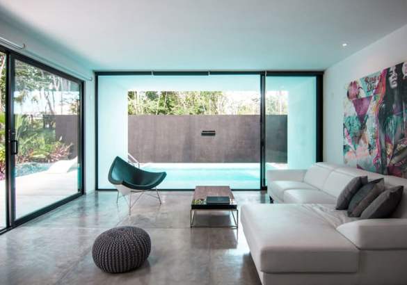 Interni di una casa ristrutturata in stile minimal a Santa Marinella.