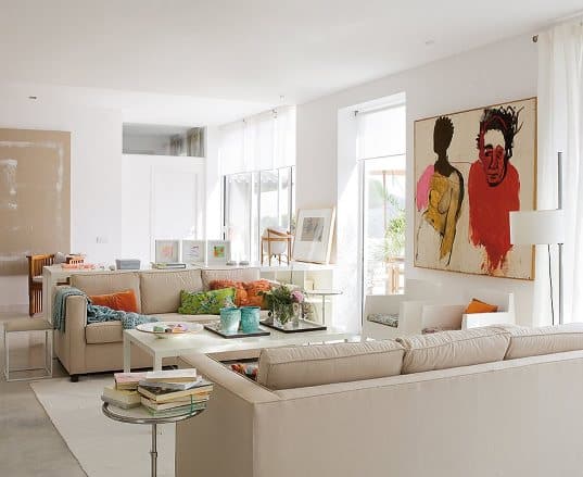 Ristrutturazione casa. Un salotto moderno.