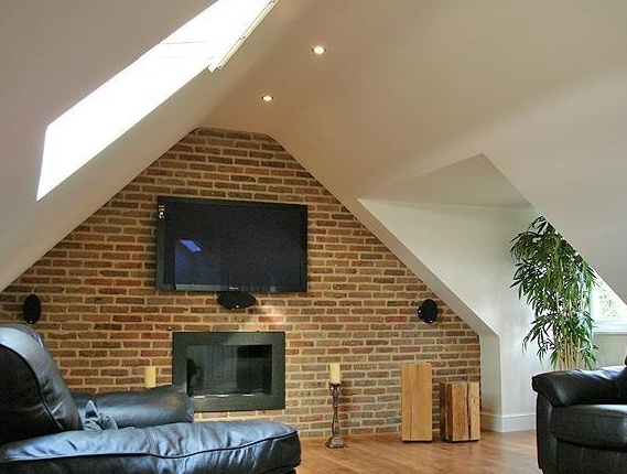 Un sottotetto recuperato grazie a profondi interventi di ristrutturazione.