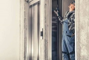Gli ascensoristi partner di Edilnet sono quei tecnici specializzati in manutenzione ed installazione di ascensori