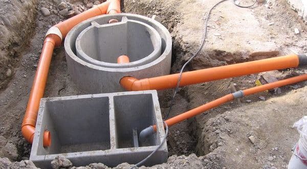 Per la realizzazione di impianti fognari a norma è necessario che i lavori siano eseguiti da imprese specializzate.