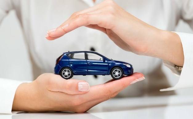 Potendo confrontare più preventivi per delle polizze auto aziendali sarà possibile risparmiare