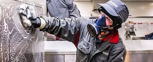 Per procedere con la disinfezione di alcuni ambienti potrebbe essere necessario doversi rivolgere a professionisti. In questo caso sarà necessario confrontare fra diversi preventivi.