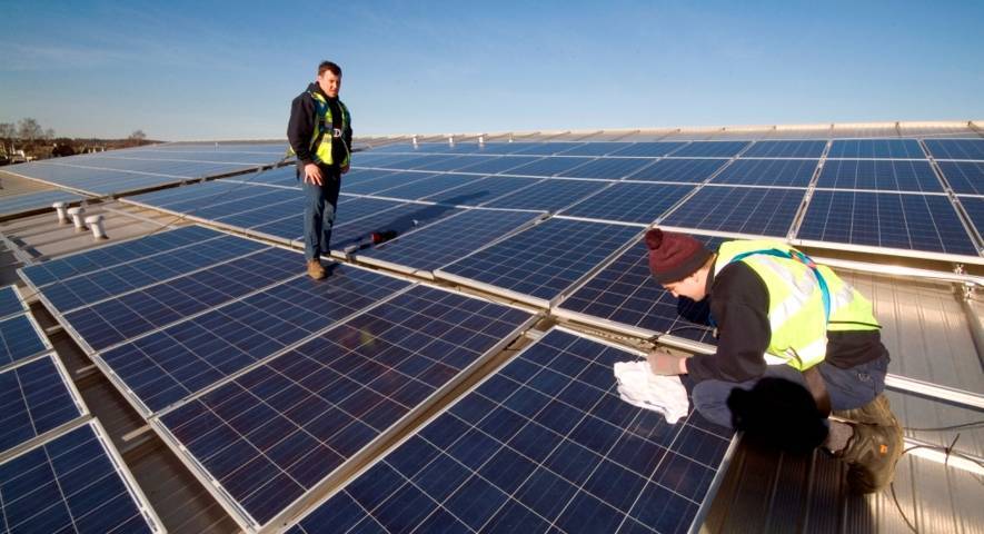 Se si desidera installare impianti fotovoltaici sarà opportuno richiedere preventivi a ditte specializzate nella propria zona.
