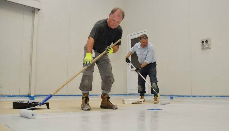 Le pavimentazioni con resina possono donare degli effetti veramente particolari ai pavimenti. Le resine dovranno essere stese da personale qualificato e capace.