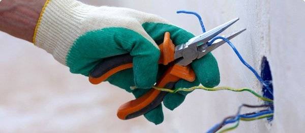 Anche per piccoli lavori da elettricista può essere conveniente confrontare preventivi di tecnici attivi nella tua zona.