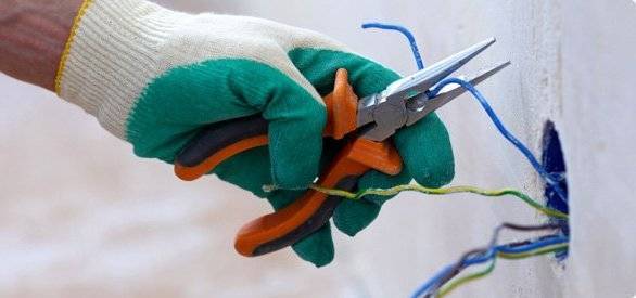 Anche prima di far eseguire piccoli lavori da elettricista può essere utile richiedere e confrontare preventivi.