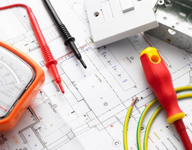 Per la progettazione degli impianti elettrici è necessario consultare tecnici qualificati nella propria zona e chiedere alcuni preventivi.