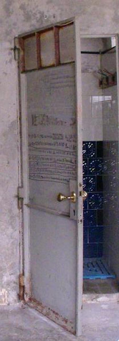 Messa a nuovo di porta in ferro dimensioni cm 73 x 190 - Foto 1