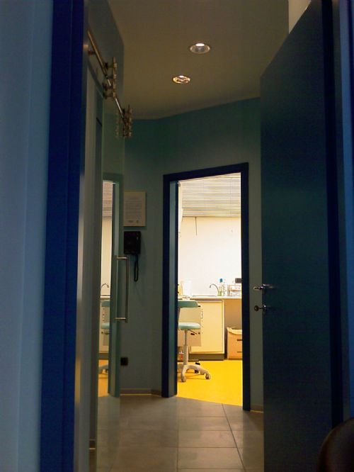 Rifacimento 2 bagni:
togliere vecchi sanitari togliere mattonelle e pavimenti rifare impianto elettrico idraulico, rimettere pavimenti e mattonelle .
Vorrei fare il lavoro il prima possibile , attendo - Foto 1