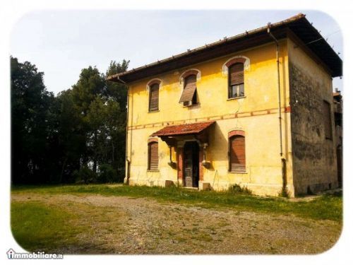 Buongiorno,
richiedo un preventivo per la ristrutturazione di un tetto di crica 100 mq, (sostituzione tavolato, impermeabilizzazione ) di una viilla storica di due piani, libera su 3 lati.
Devo inoltr - Foto 3
