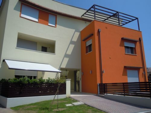 Buongiorno
vorrei avere un preventivo per l'installazione, escluse opere murarie, di un ascensore piano terra pi&ugrave; 4 fermate altezza piano 4 m.
Dimensioni del vano scala 1.8 x 1,2.
Sono disponib - Foto 1