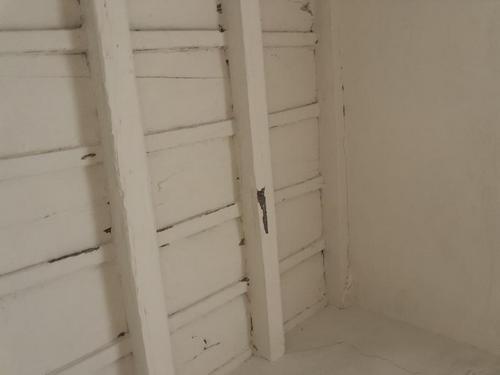 Sistemare il soffitto in legno di una stanza di 14 mq - Foto 1