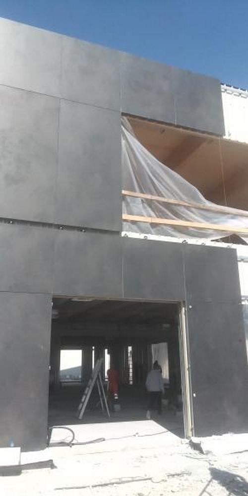 Rifacimento facciata in gres laminato immobile a Castelfranco Emilia (MO) - Foto 1