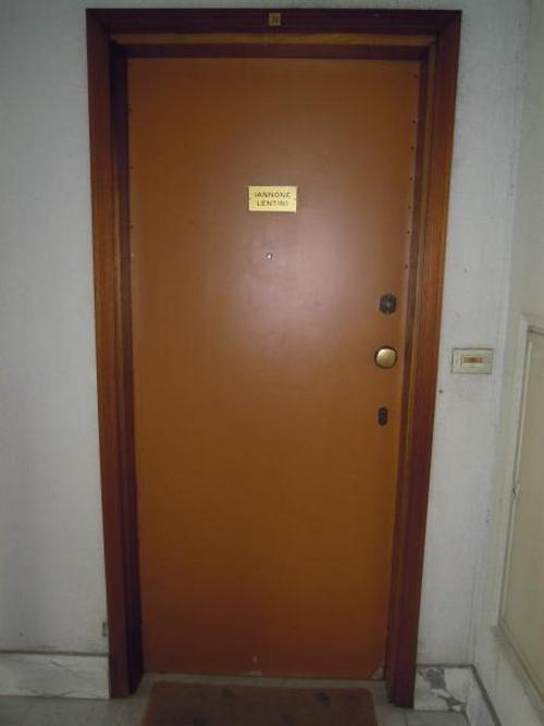 Cambio vecchia porta d'ingresso con porta blindata a Beinasco - Foto 2