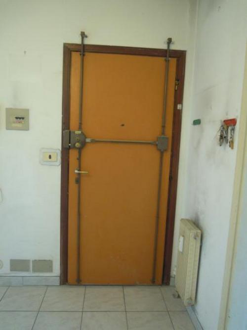 Cambio vecchia porta d'ingresso con porta blindata a Beinasco - Foto 3