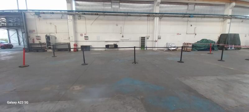 Realizzazione pavimentazione in resina per circa 72 mq a La Spezia - Foto 2