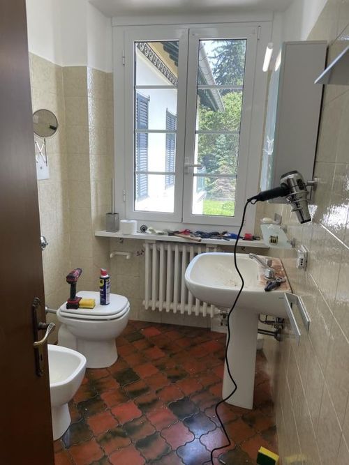 Sostituzione sanitari bagno abitazione a Gignese (VB) - Foto 1
