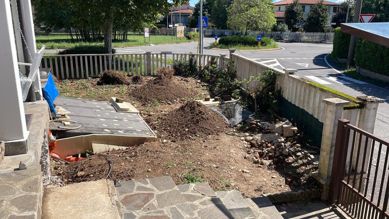 Realizzazione giardino di 110 mq con impianto di irrigazione a Trezzano Rosa (MI) - Foto 2
