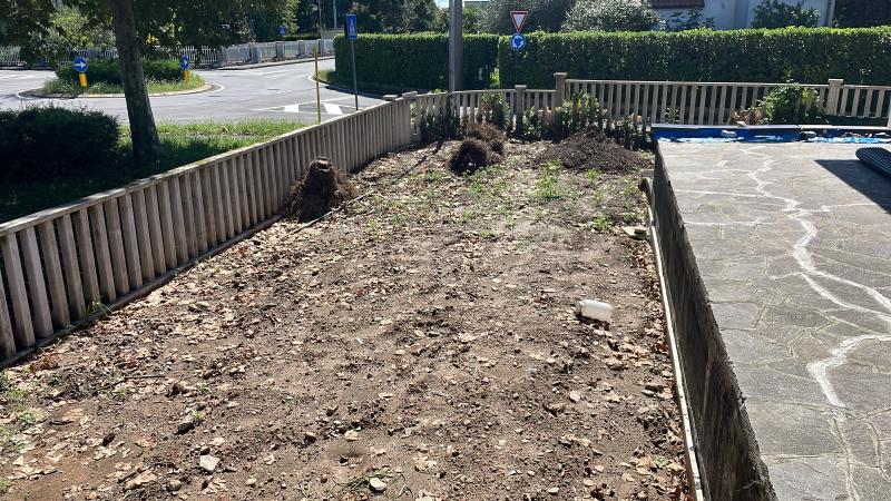 Realizzazione giardino di 110 mq con impianto di irrigazione a Trezzano Rosa (MI) - Foto 3