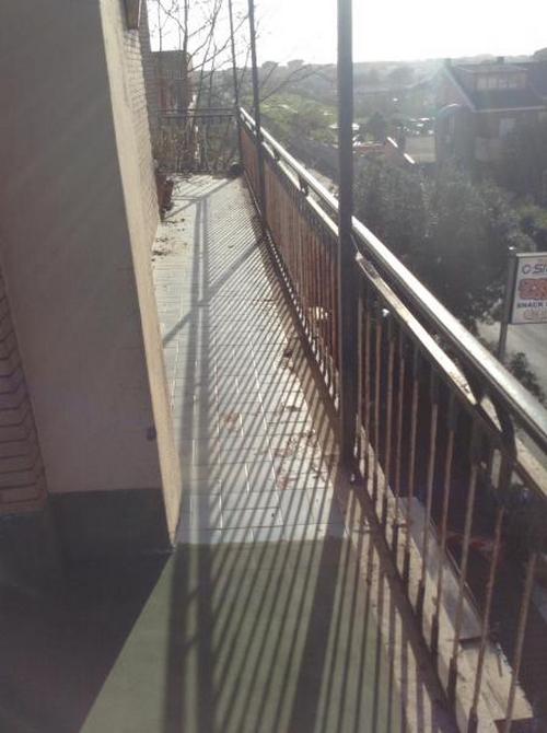 Fornitura e posa di un parapetto in ferro zincato 20mt - Foto 1