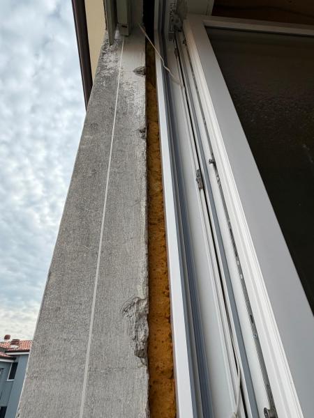 Rifilatura spallette finestre appartamento a Desenzano del Garda (BS) - Foto 3