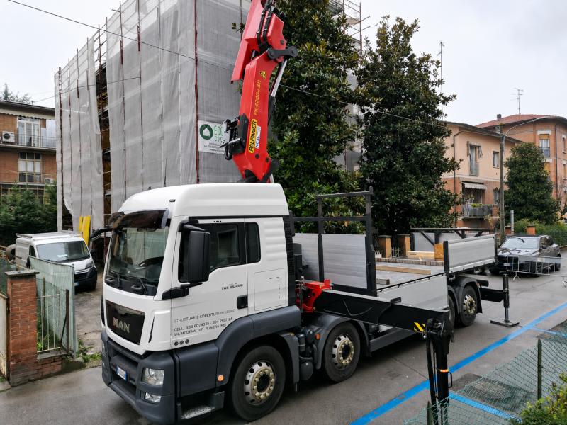 Noleggio a Caldo Camion Gru 30 Metri con Operatore + Cestello 2 Pax - Foto 3