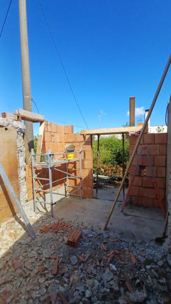 ristrutturazioni complete rinnovamento facciate piastrellista cartongessista muratore idraulico elettricista Ditta completa per ogni tipo di lavorazione. - Foto 2
