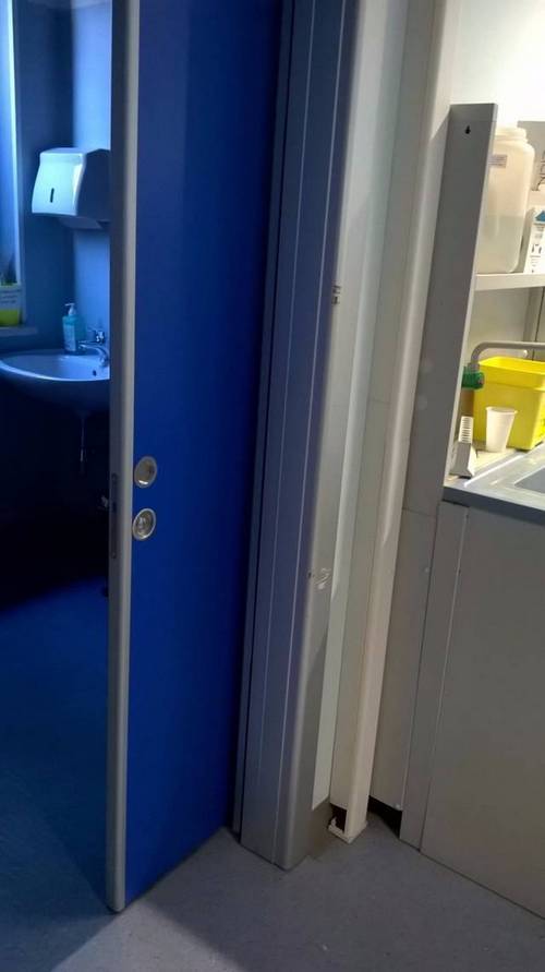 Fornitura e posa di due porte scorrevoli  - Foto 3