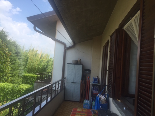 Foto 2 per la domanda: Posso chiudere un balcone con infissi in alluminio-pvc?