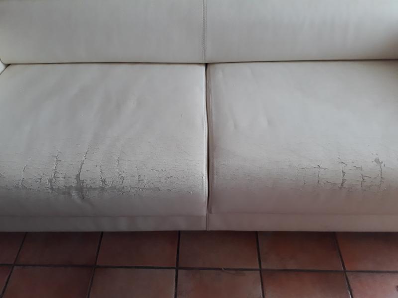 Foto 2 per la domanda: Divano: prezzo per rifoderare un divano letto in ecopelle