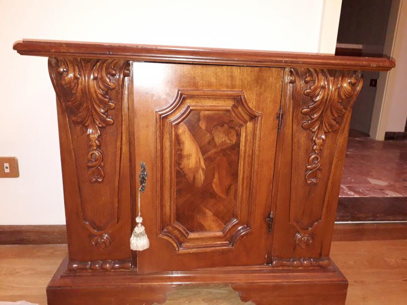Mobili di sala composti 4 + 6 sedie
