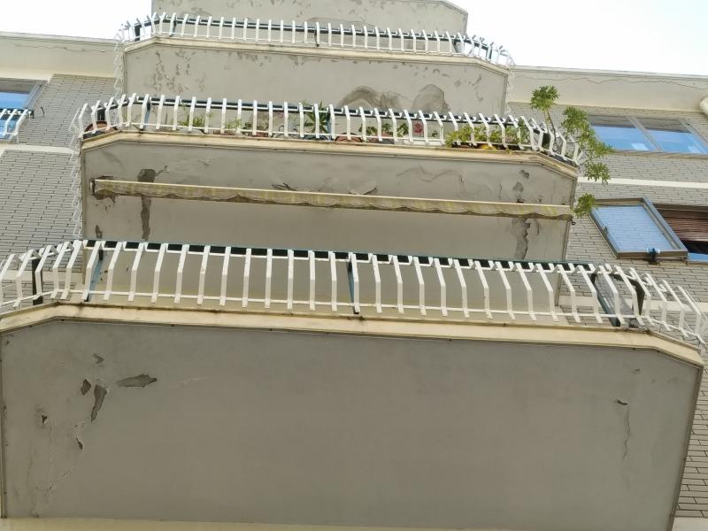 Foto 2 per la domanda: Rimozione tenda a Cagliari, mi potete aiutare?