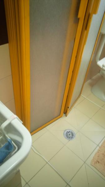 Foto 2 per la domanda: Posso mettere il piatto doccia a filo pavimento?